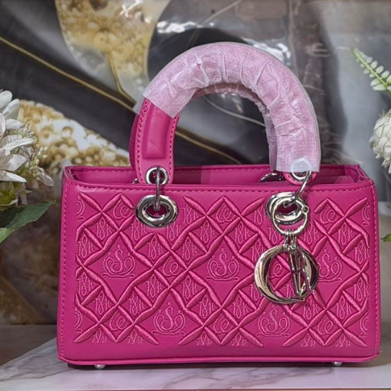 sac à main pour femme de couleur rose foncée