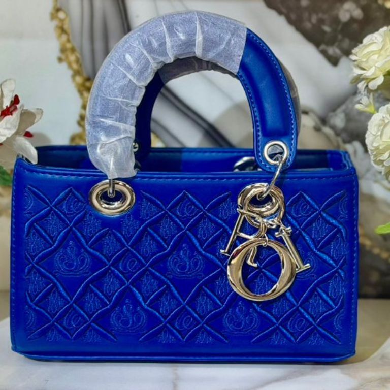 sac à main pour femme de couleur bleue